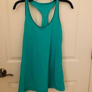 LULULEMON TANK 💙